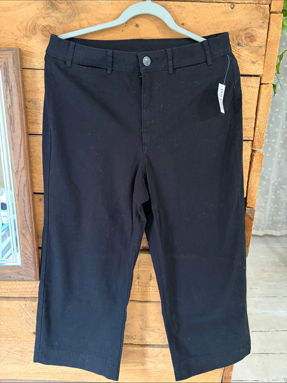 Old Navy Black Cropped Women's Trousers